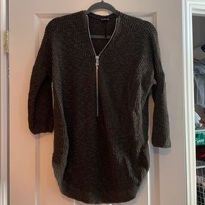 Green express sweater